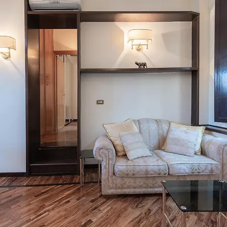 Apartment Frattina 128